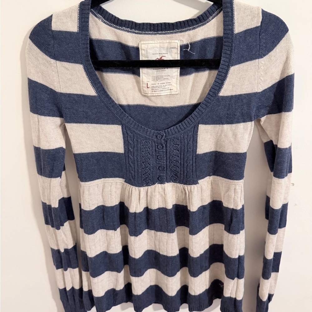 Hollister Navy and Cream Striped Scoop-Neck Knit Sweater